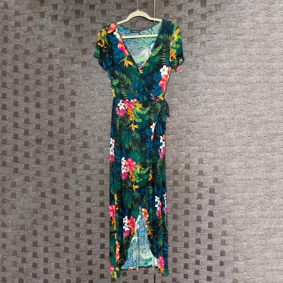 Popular Basics Tropical Faux-Wrap Maxi Dress – Size M - Picture 3 of 10